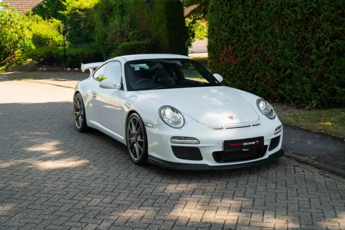 997 GT3 5 1 700×467.jpg